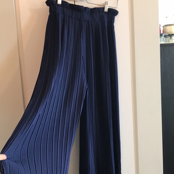 Blue pants (Simons) - Picture 2 of 3